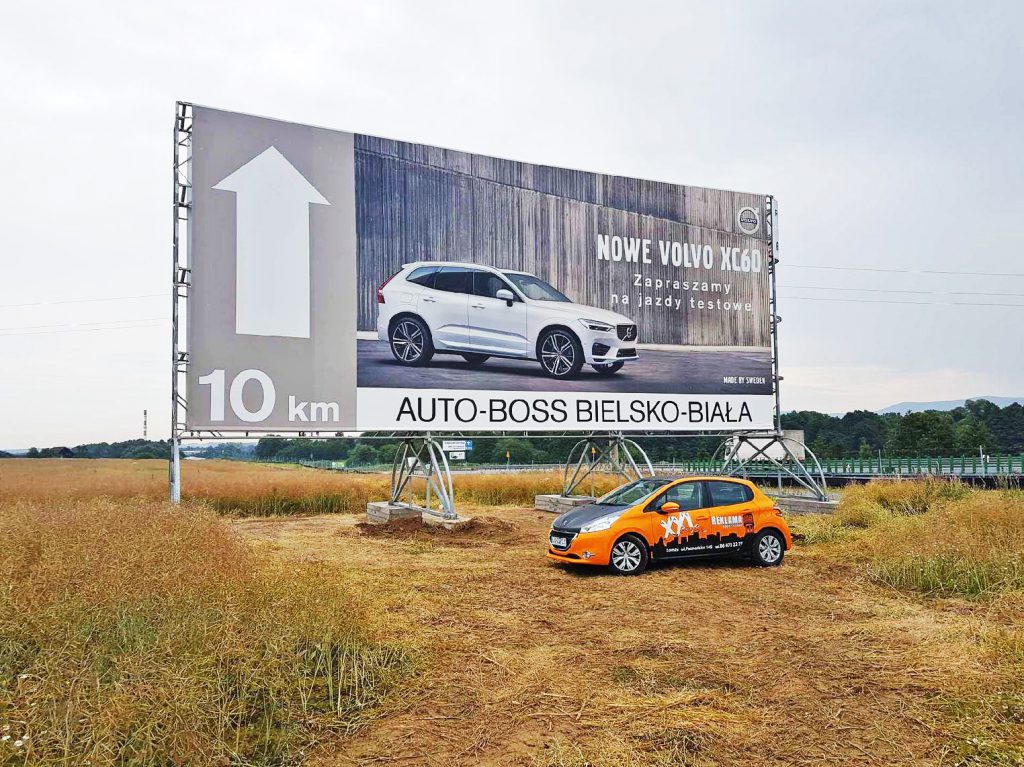 Reklama przy autostradach