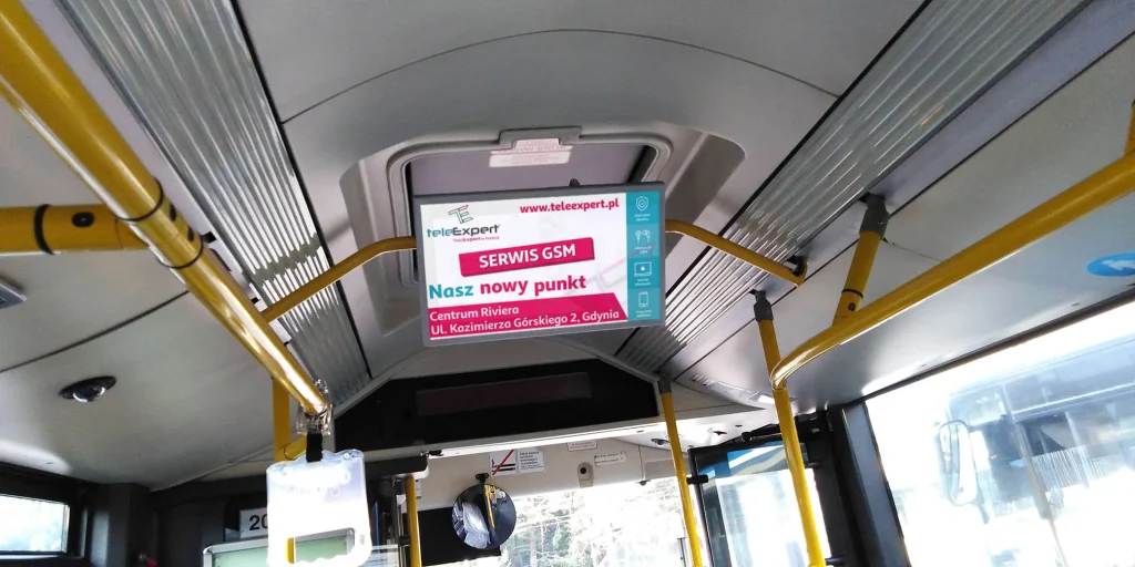 czy warto reklamować się w autobusach